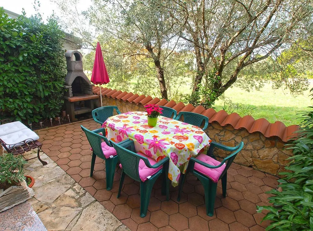 Apartment With 4 Bedrooms 446 Fazana
