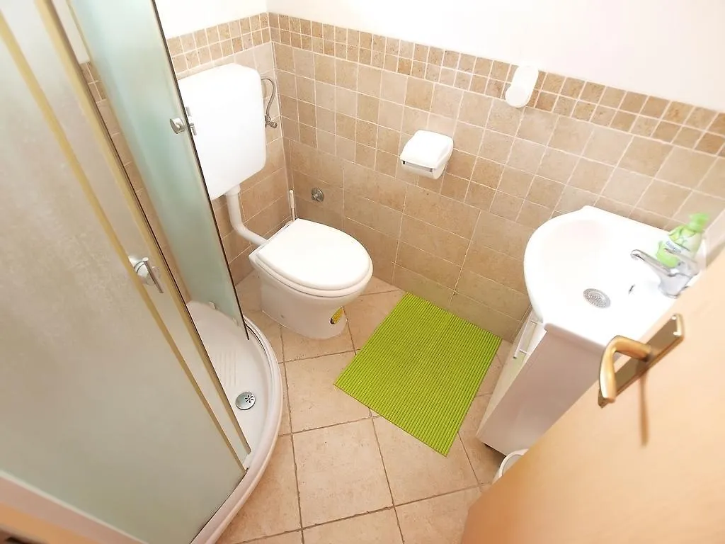 Apartment With 4 Bedrooms 446 Fazana Croatia