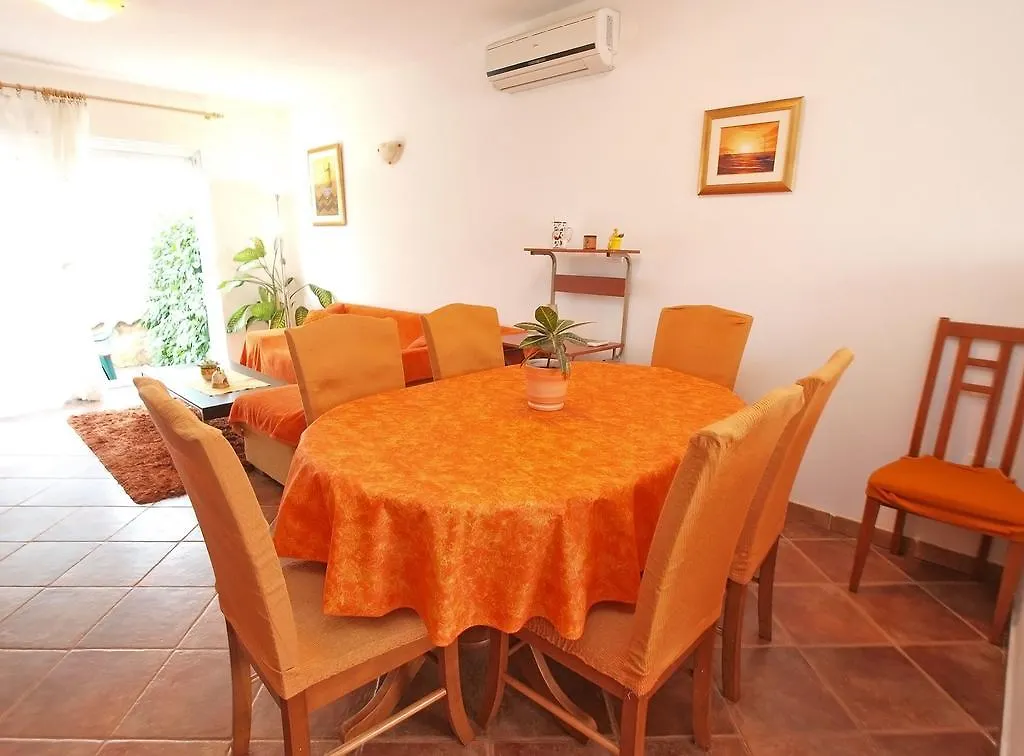 Apartment With 4 Bedrooms 446 Fažana Croácia