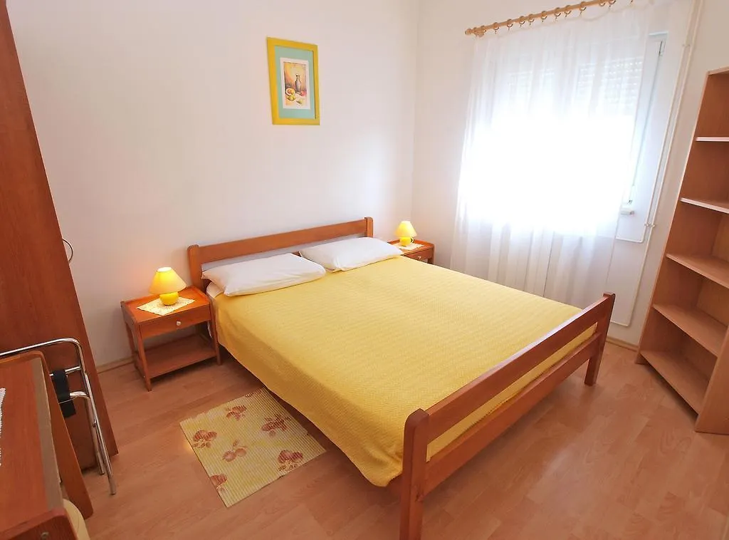 Apartment With 4 Bedrooms 446 Fazana Croatia