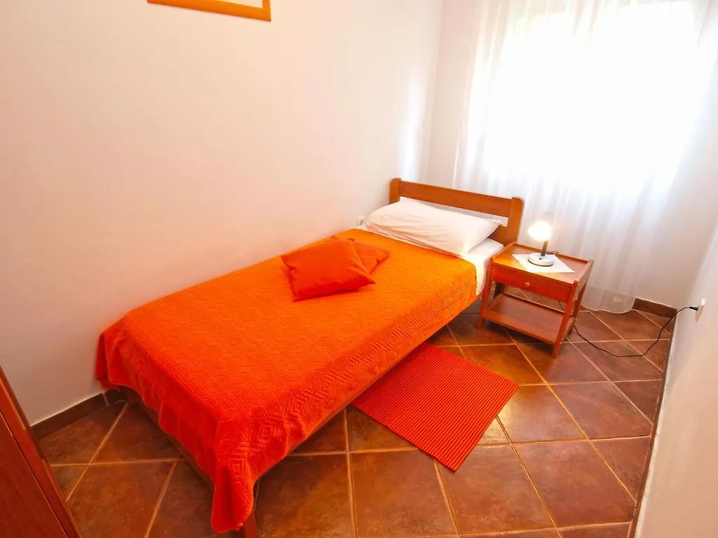 Apartment With 4 Bedrooms 446 Fazana Croatia